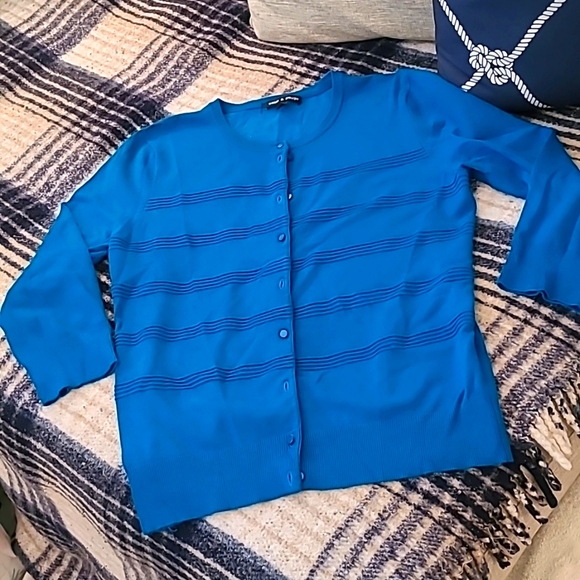 Shell & Sweater combo - Picture 2 of 3